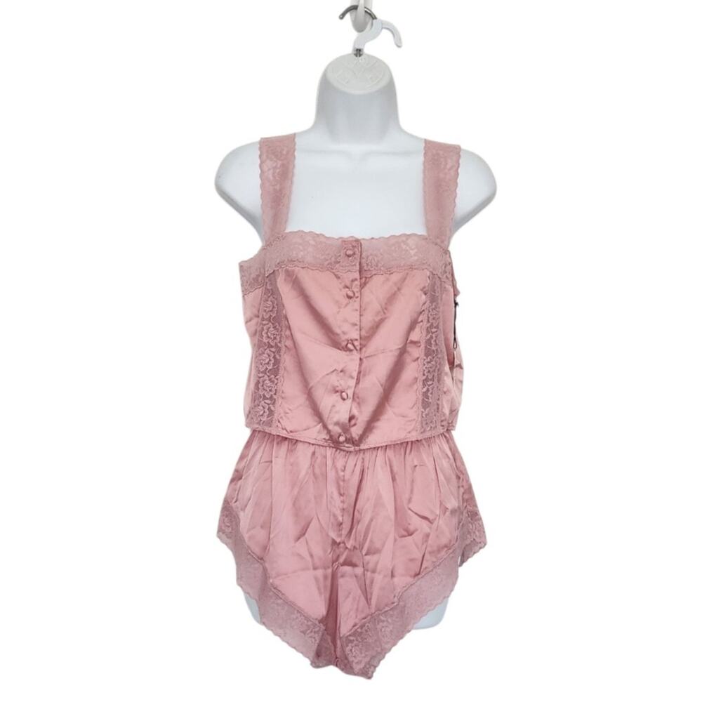 Forever 21 Satin Lace Camisole Tank Top & Shorts Lounge Set Pink Size Medium.